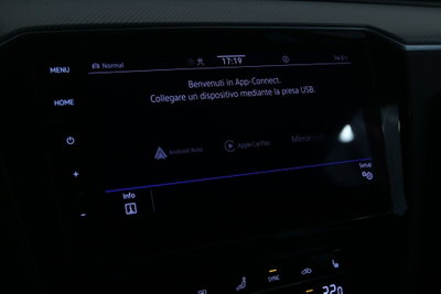 Volkswagen Passat Variant 2.0 TDI SCR 200 CV 4MOTION DSG Executive (17)