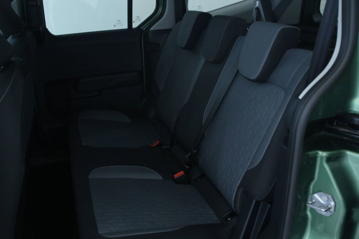 Ford Tourneo Courier 1.0 ecoboost 125cv Titanium powershift (8)