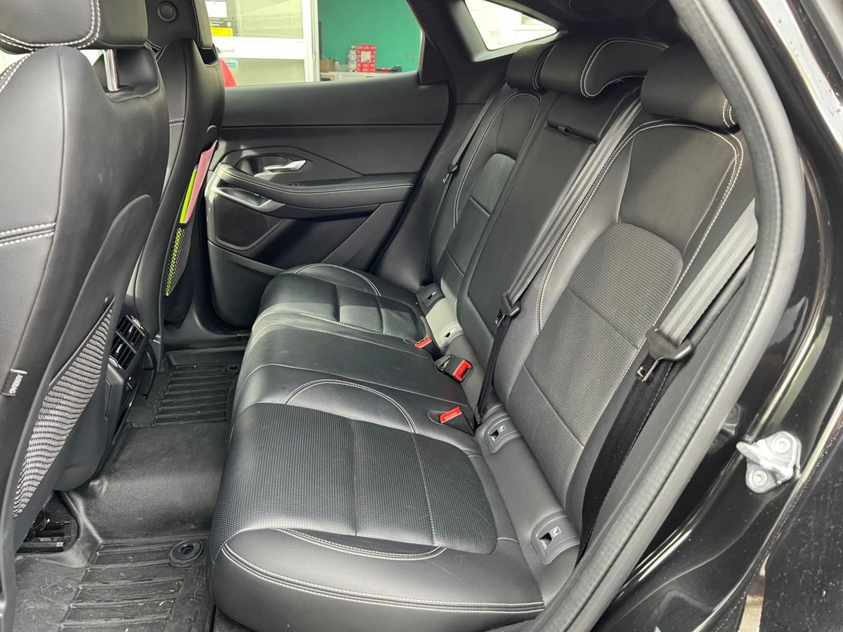 Jaguar E-Pace 2.0D I4 163 CV AWD Auto R-Dynamic Black (12)