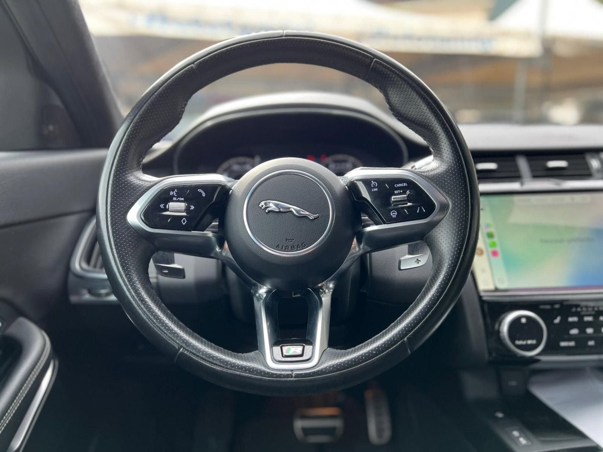 Jaguar E-Pace 2.0D I4 163 CV AWD Auto R-Dynamic Black (9)
