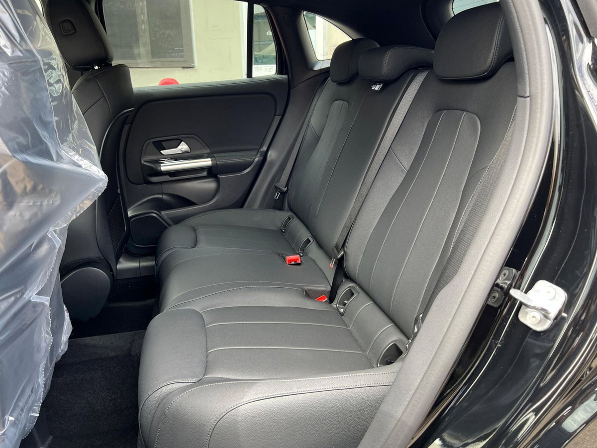 Mercedes-Benz GLA SUV 200 d Progressive Advanced Plus 4matic auto (15)
