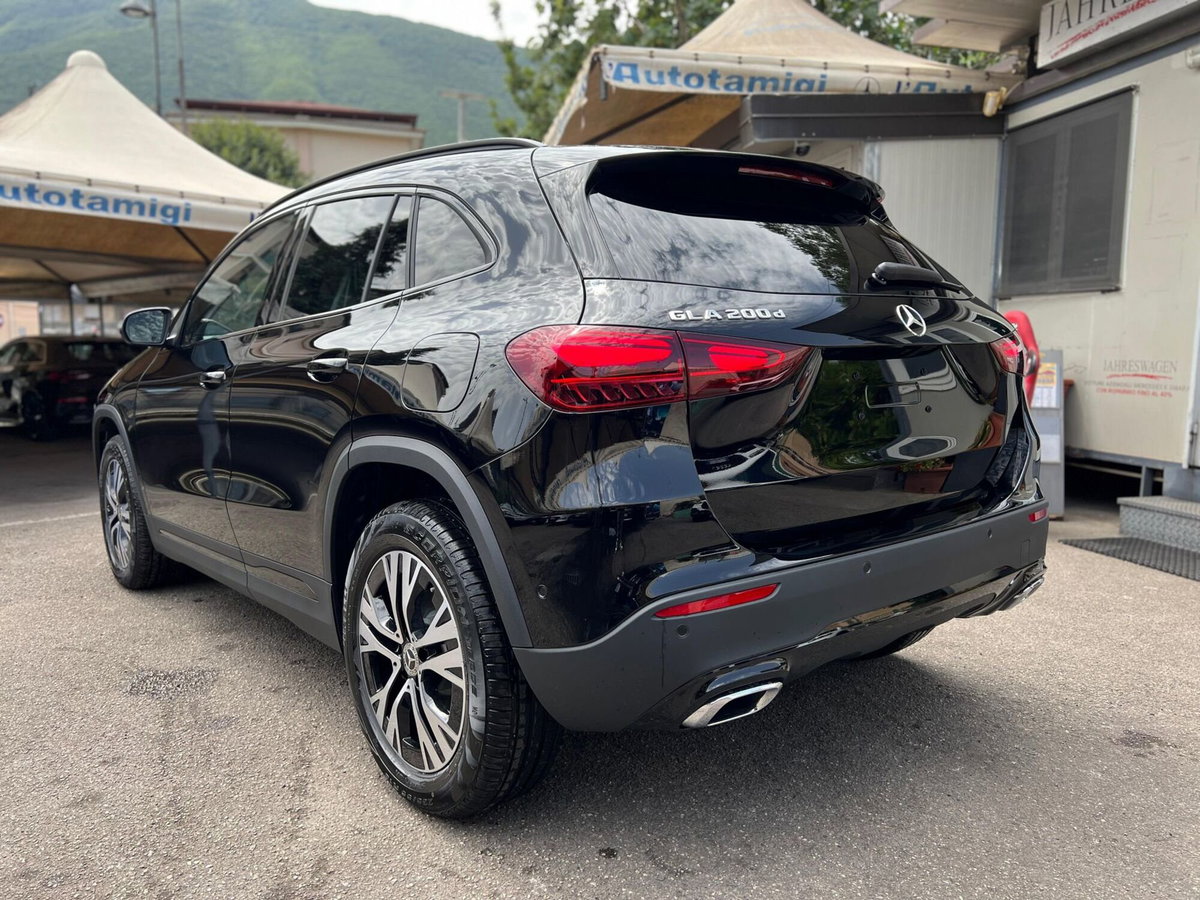 Mercedes-Benz GLA SUV 200 d Progressive Advanced Plus 4matic auto (3)