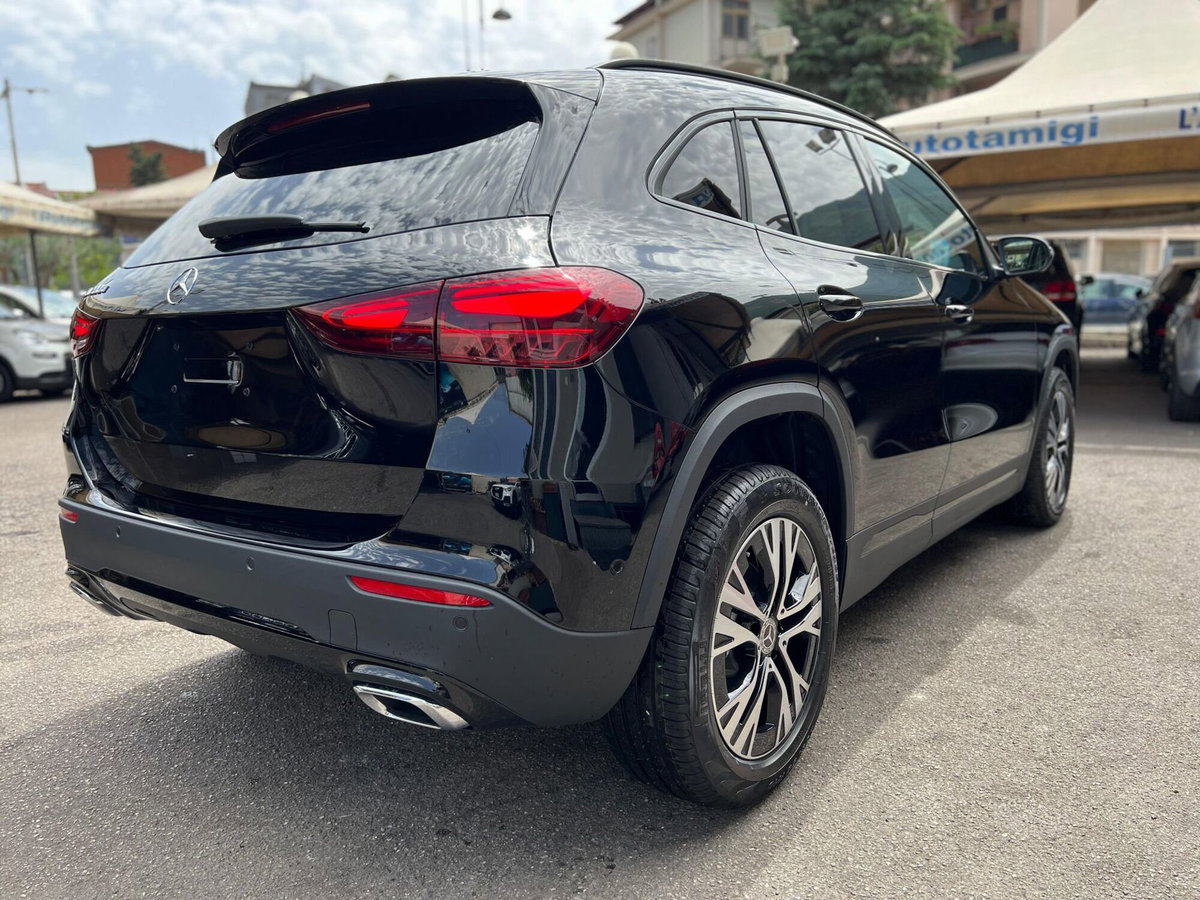 Mercedes-Benz GLA SUV 200 d Progressive Advanced Plus 4matic auto (4)