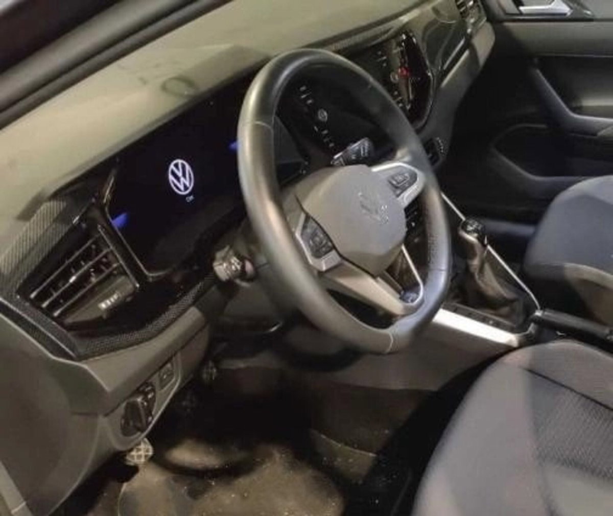 Volkswagen Taigo 1.0 tsi Life 115cv (5)