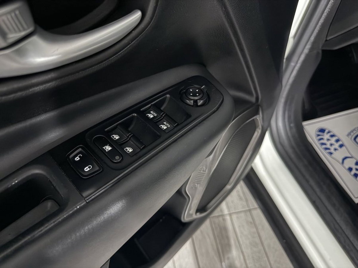 Jeep Renegade 1.3 T4 190CV PHEV 4xe AT6 Limited (19)