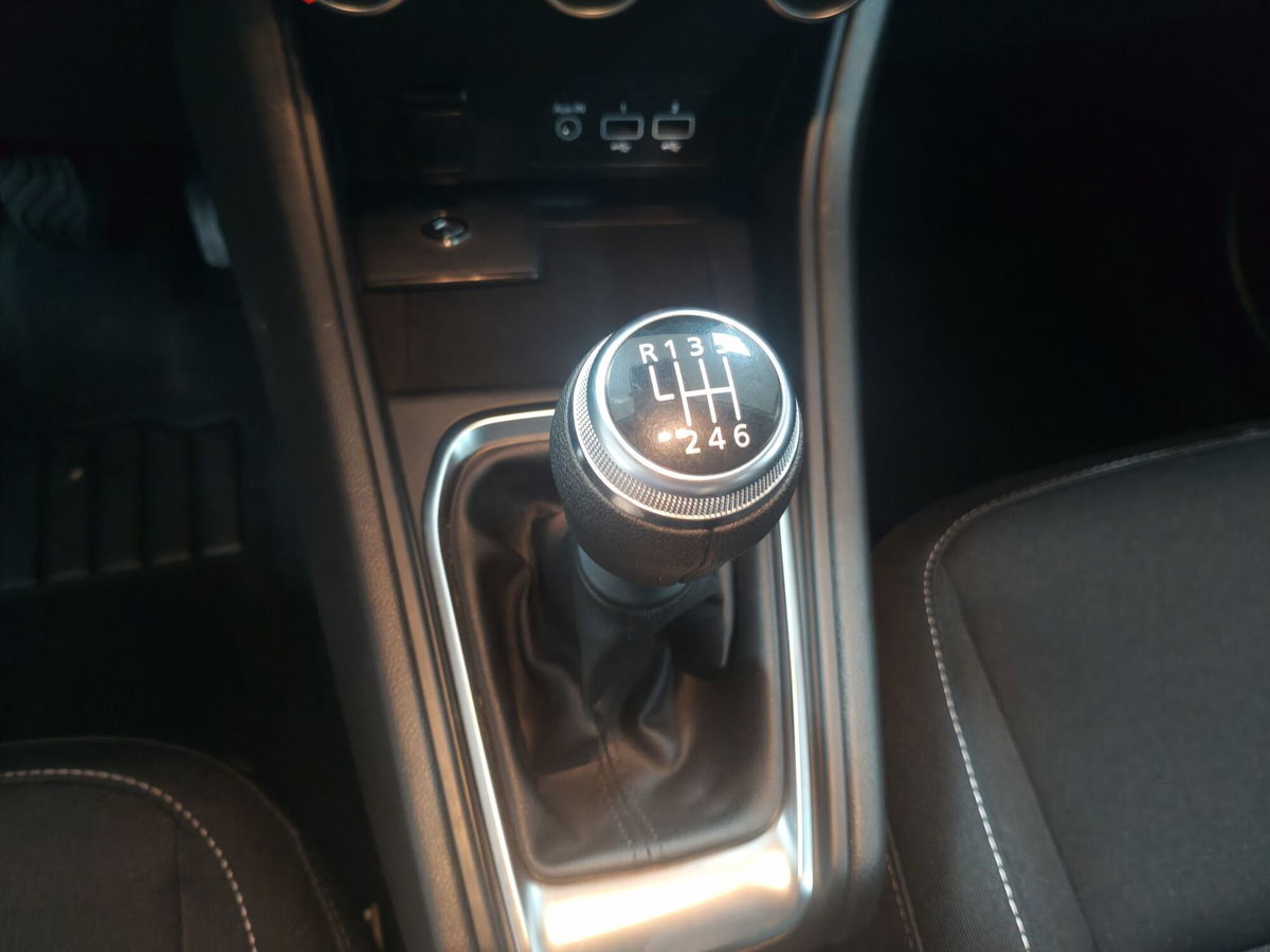 Renault Captur TCe 90 CV Equilibre (11)