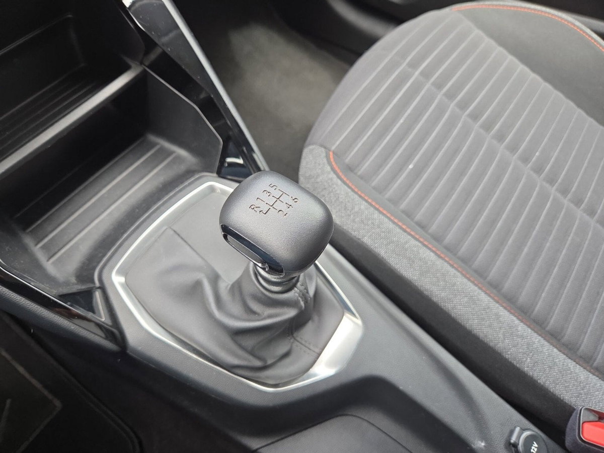 Peugeot 208 PureTech 100 Stop&Start EAT8 5 porte Active Pack (11)