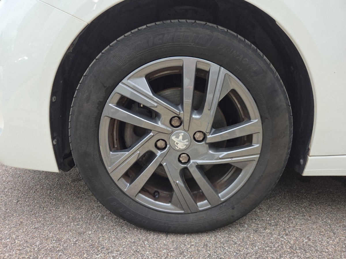 Peugeot 208 PureTech 100 Stop&Start EAT8 5 porte Active Pack (7)