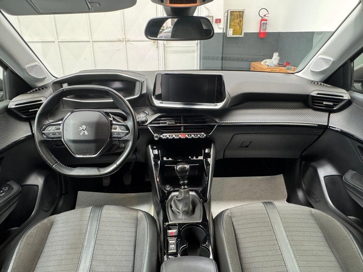 Peugeot 208 PureTech 100 Stop&Start 5 porte GT (11)