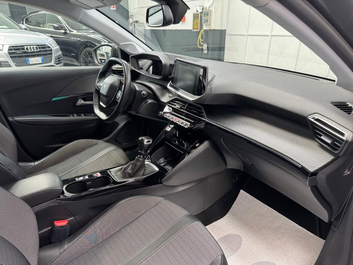 Peugeot 208 PureTech 100 Stop&Start 5 porte GT (6)