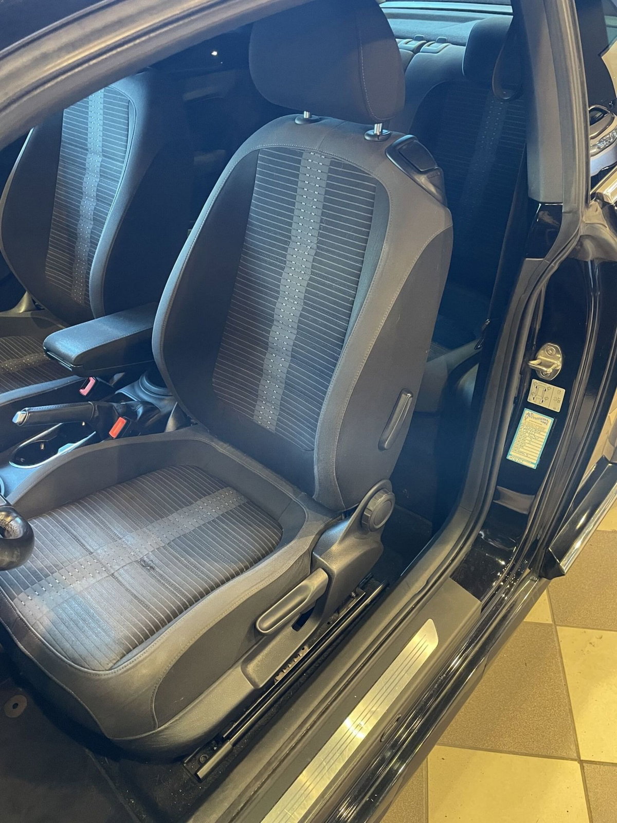 Volkswagen Maggiolino 2.0 TDI 150 CV Sport BlueMotion Technology (10)