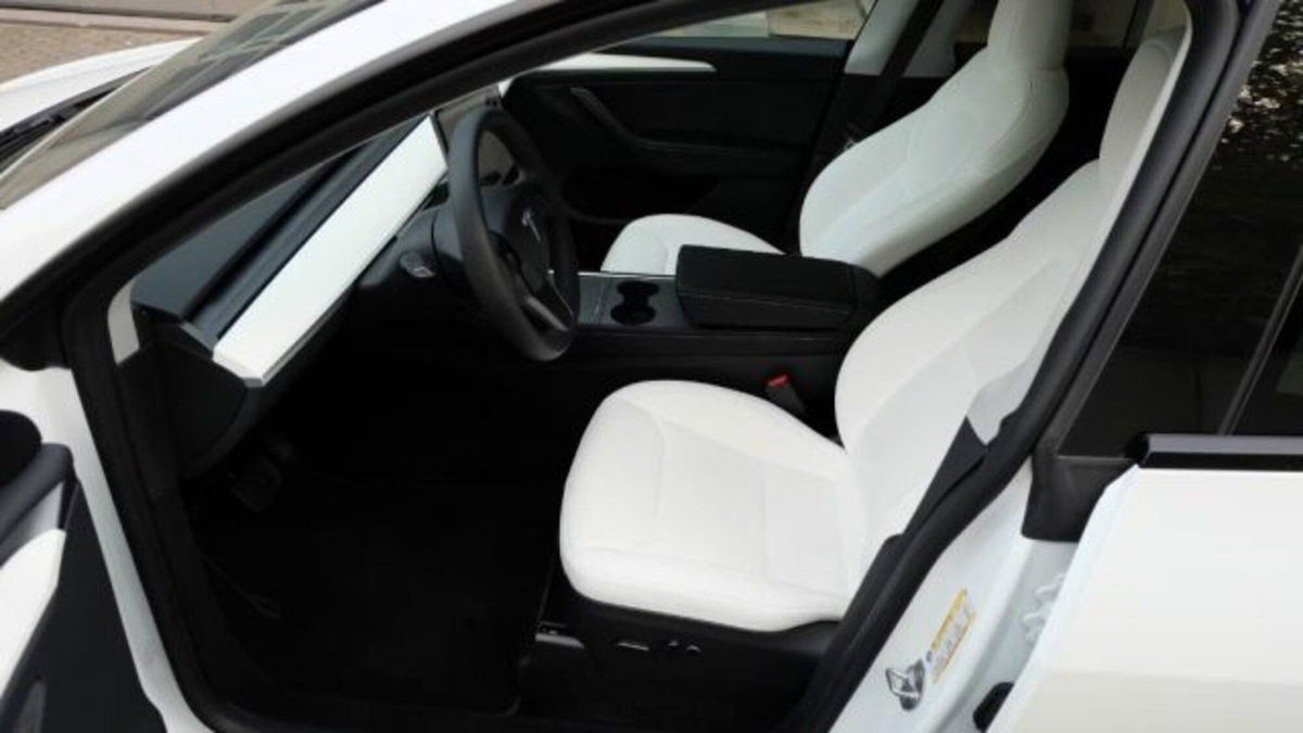 Tesla Model Y rwd (13)