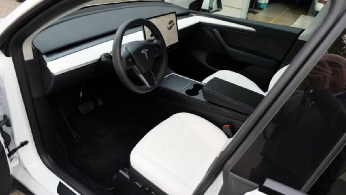 Tesla Model Y rwd (14)