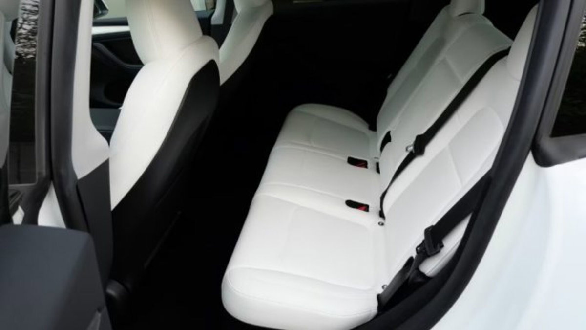 Tesla Model Y rwd (15)