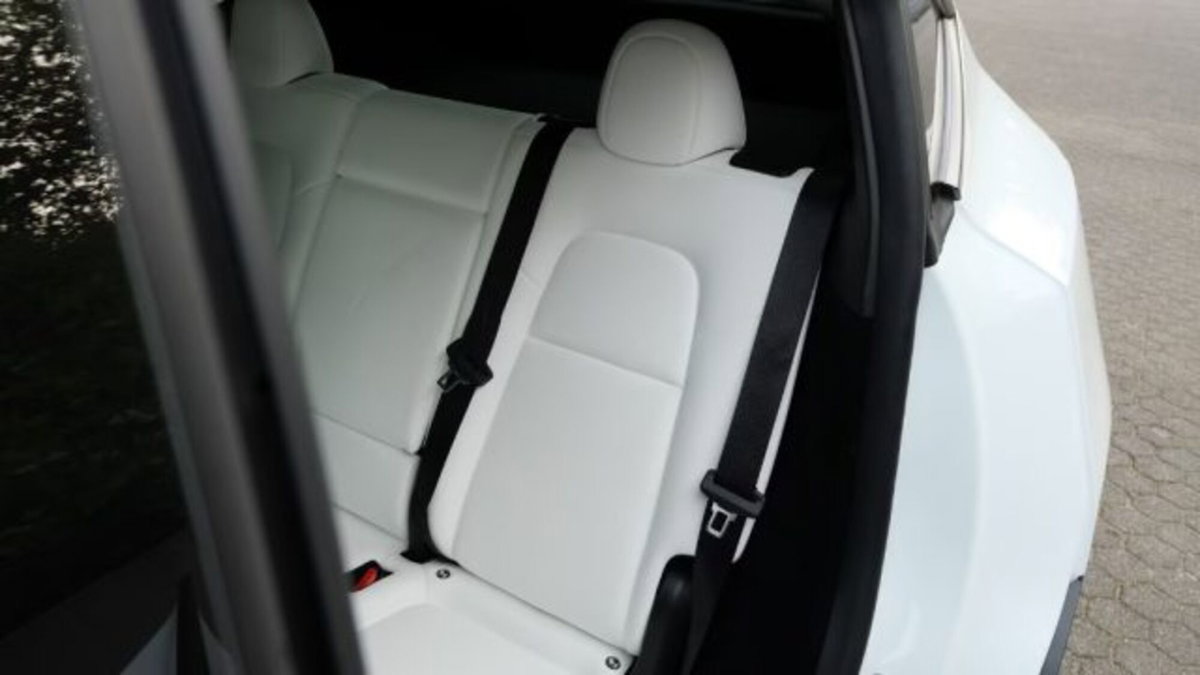 Tesla Model Y rwd (16)
