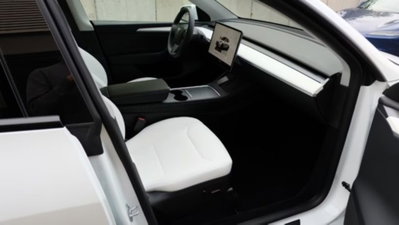 Tesla Model Y rwd (18)