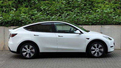 Tesla Model Y rwd (3)
