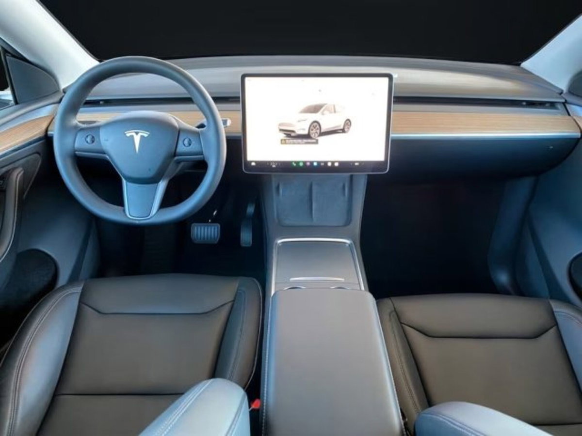 Tesla Model Y rwd (10)