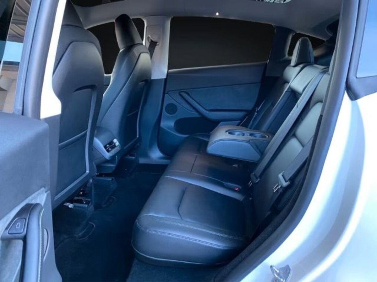 Tesla Model Y rwd (16)