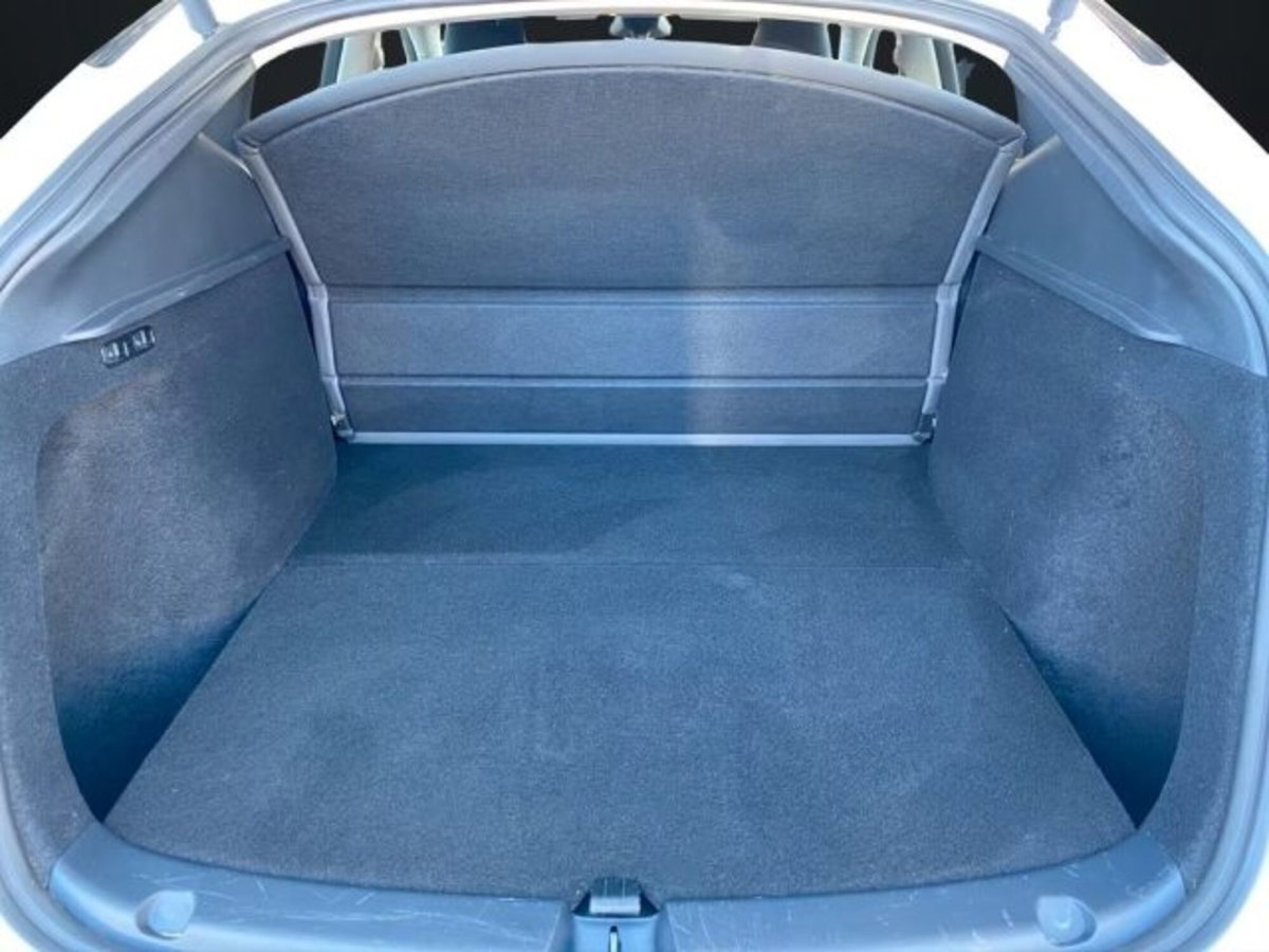 Tesla Model Y rwd (19)