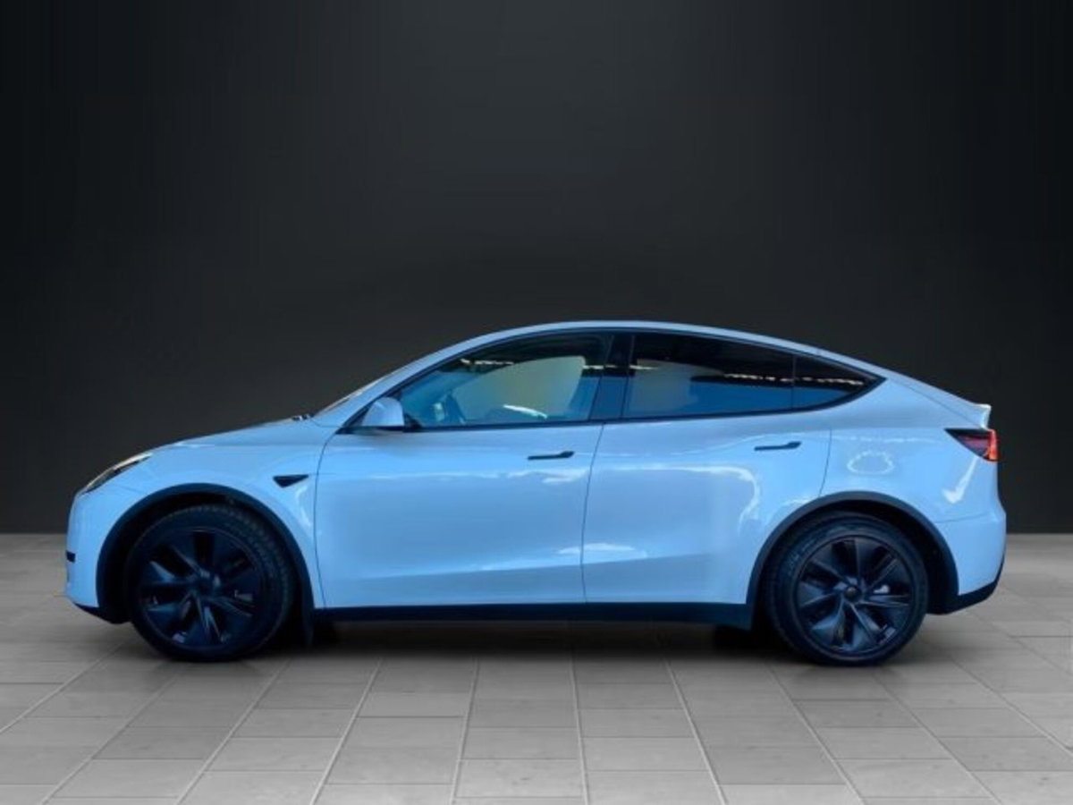 Tesla Model Y rwd (5)