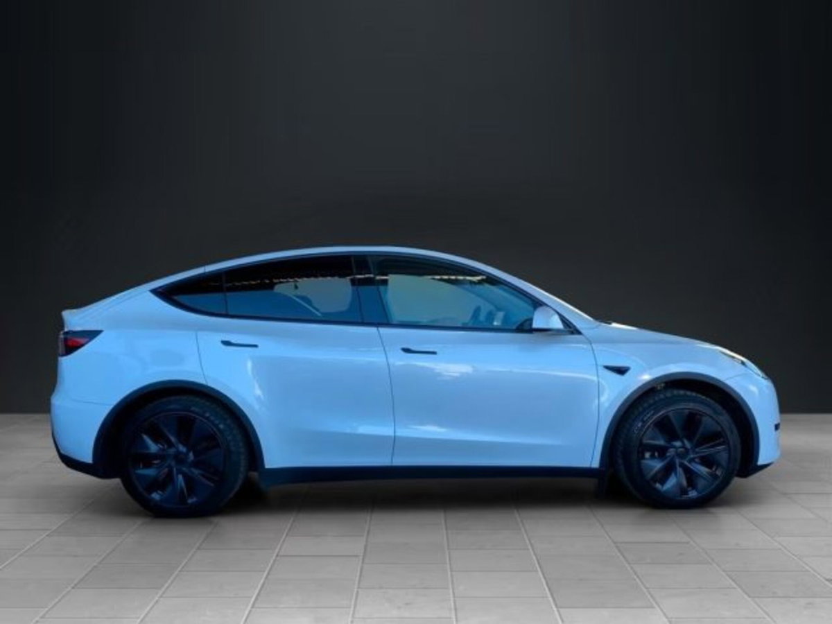 Tesla Model Y rwd (9)