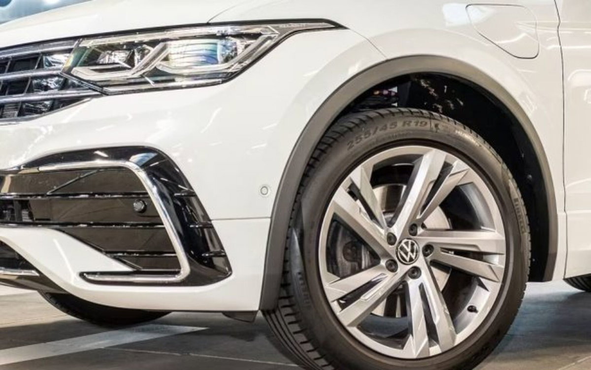 Volkswagen Tiguan 1.4 TSI eHYBRID DSG R-Line (11)