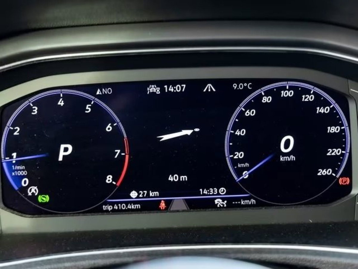Volkswagen T-Roc 1.5 tsi R-Line dsg (10)