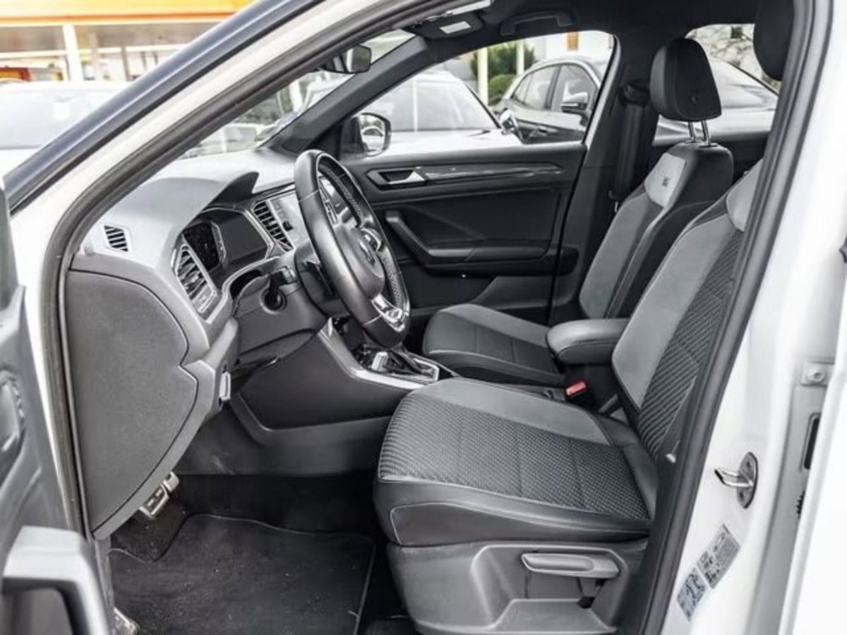 Volkswagen T-Roc 1.5 tsi R-Line dsg (7)