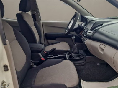 Mitsubishi L200 2.5 DI-D/136CV Double Cab Intense (18)