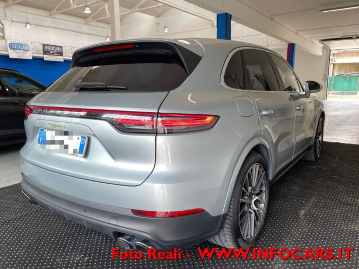 Porsche Cayenne 3.0 V6 (2)