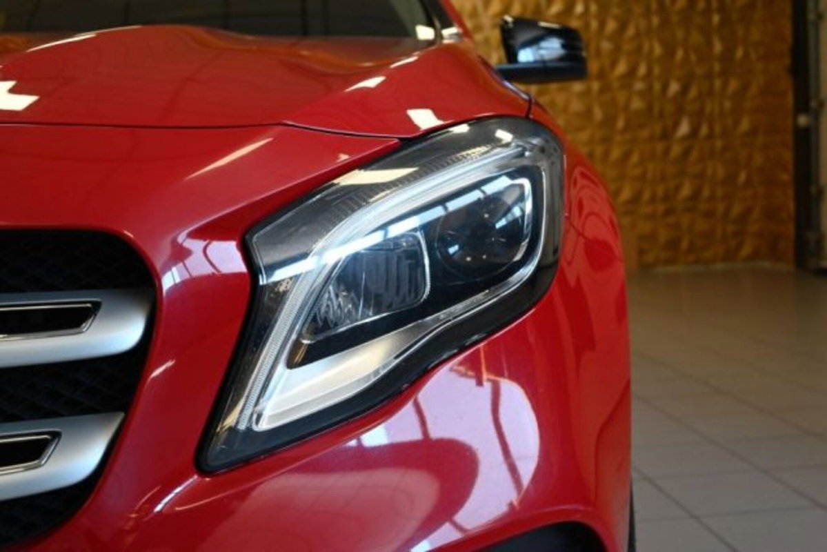 Mercedes-Benz GLA SUV 200 Premium (15)