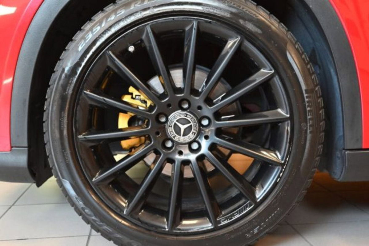 Mercedes-Benz GLA SUV 200 Premium (16)