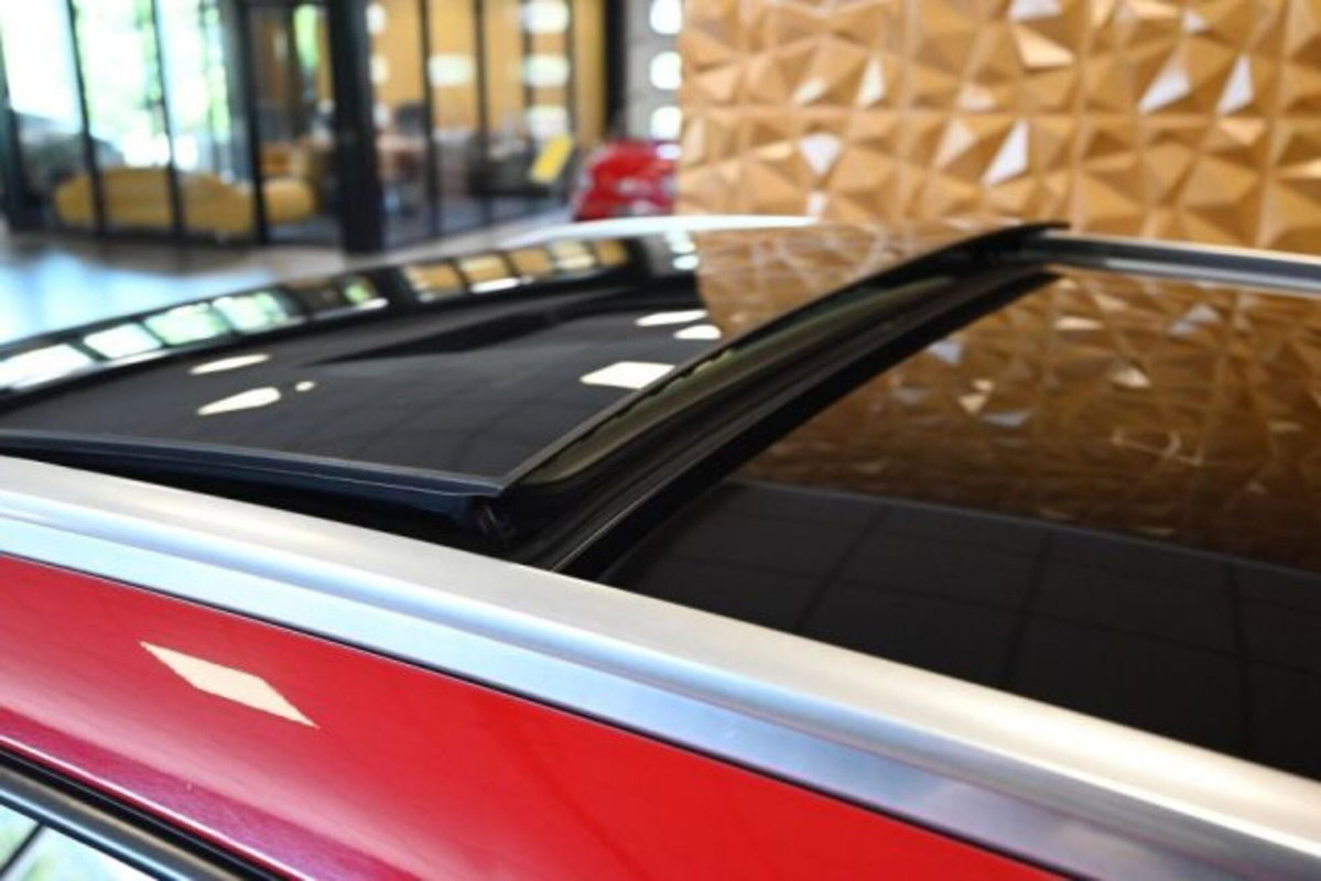 Mercedes-Benz GLA SUV 200 Premium (17)