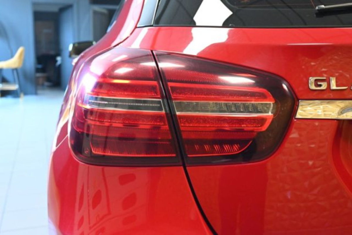 Mercedes-Benz GLA SUV 200 Premium (18)