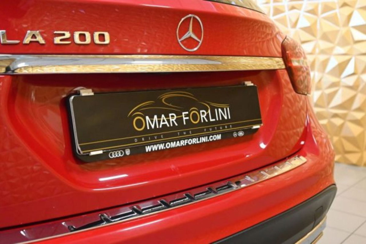 Mercedes-Benz GLA SUV 200 Premium (20)