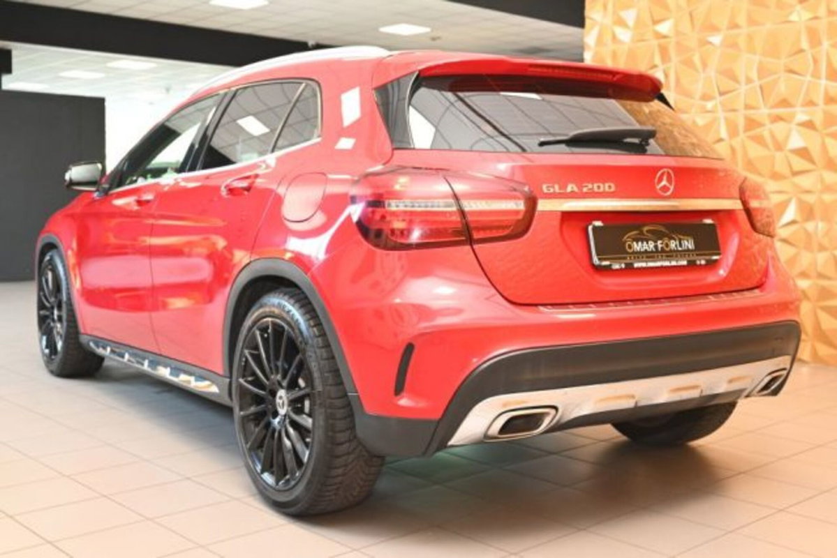 Mercedes-Benz GLA SUV 200 Premium (3)