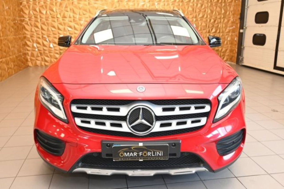 Mercedes-Benz GLA SUV 200 Premium (5)