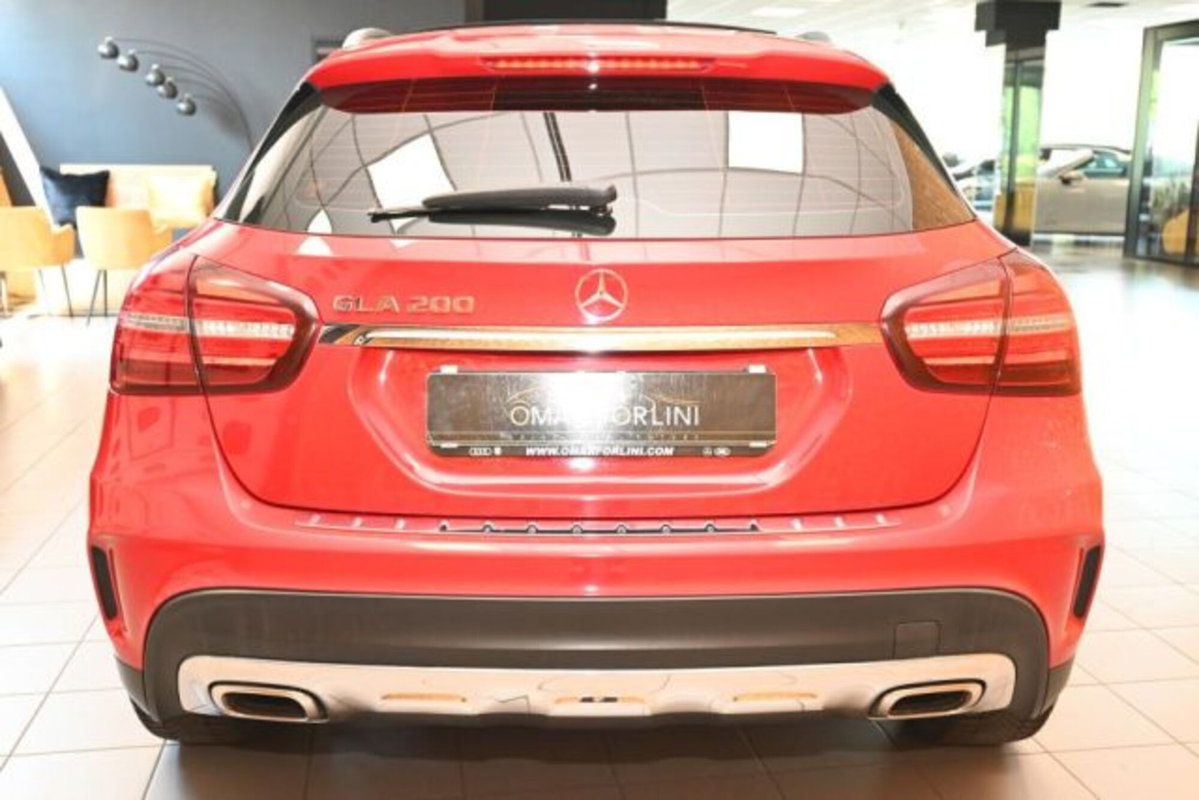 Mercedes-Benz GLA SUV 200 Premium (6)
