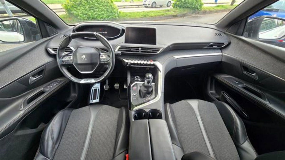 Peugeot 5008 BlueHDi 120 S&S EAT6 GT Line (16)