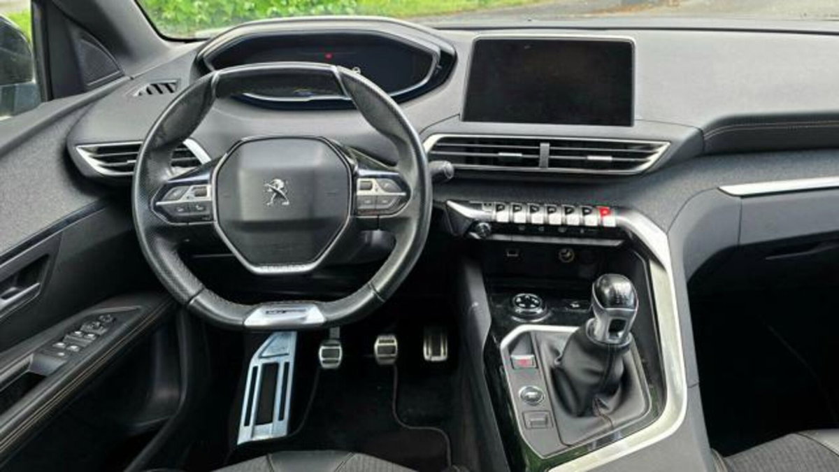 Peugeot 5008 BlueHDi 120 S&S EAT6 GT Line (17)