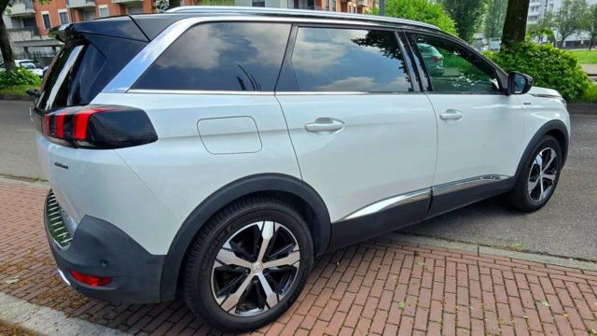Peugeot 5008 BlueHDi 120 S&S EAT6 GT Line (8)