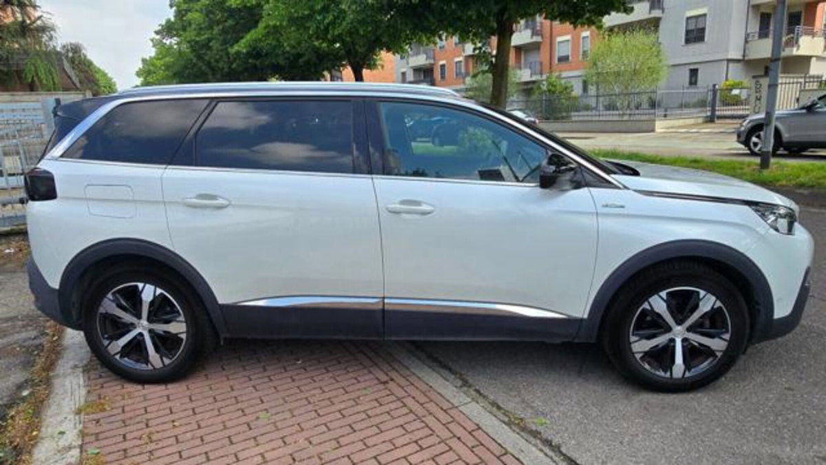Peugeot 5008 BlueHDi 120 S&S EAT6 GT Line (9)