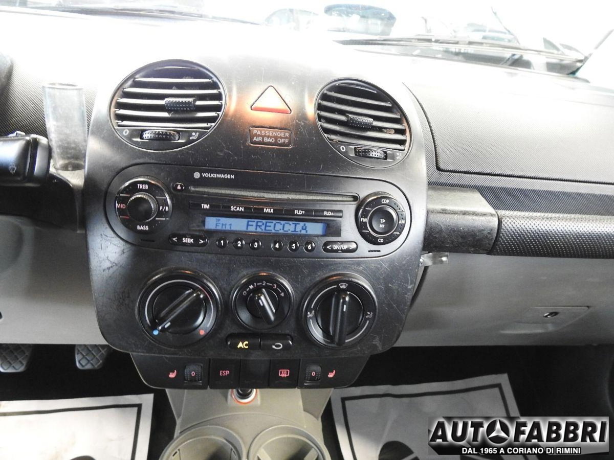 Volkswagen New Beetle Cabrio 1.6 Cabrio (18)