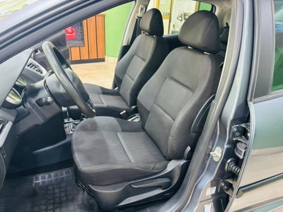 Peugeot 207 HDi 70CV 5p. Allure (11)