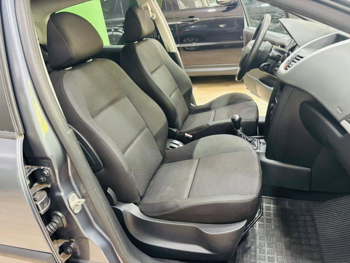 Peugeot 207 HDi 70CV 5p. Allure (12)