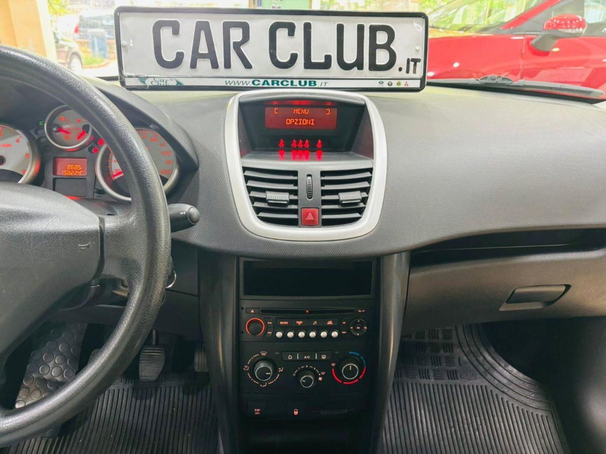 Peugeot 207 HDi 70CV 5p. Allure (16)