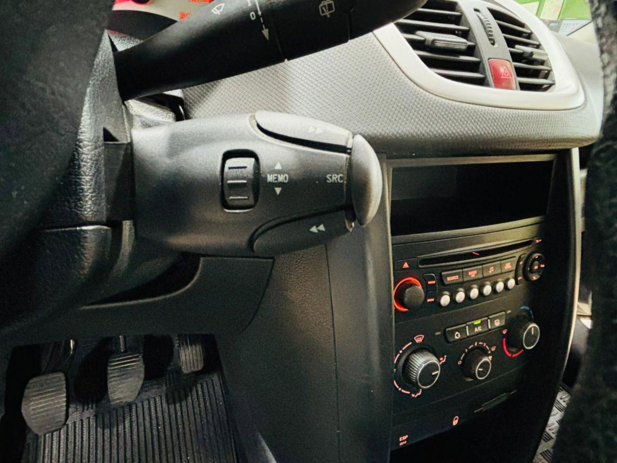 Peugeot 207 HDi 70CV 5p. Allure (18)