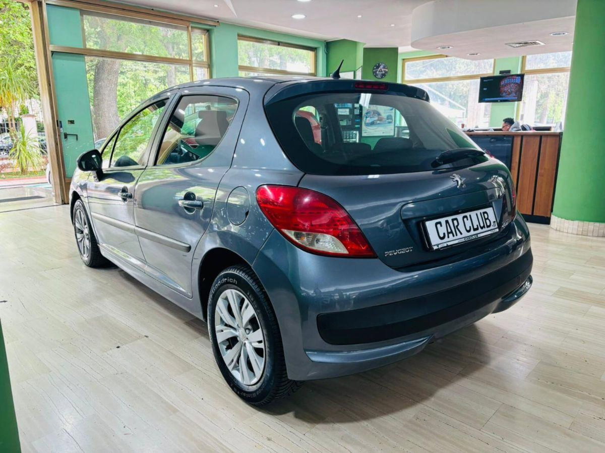 Peugeot 207 HDi 70CV 5p. Allure (6)