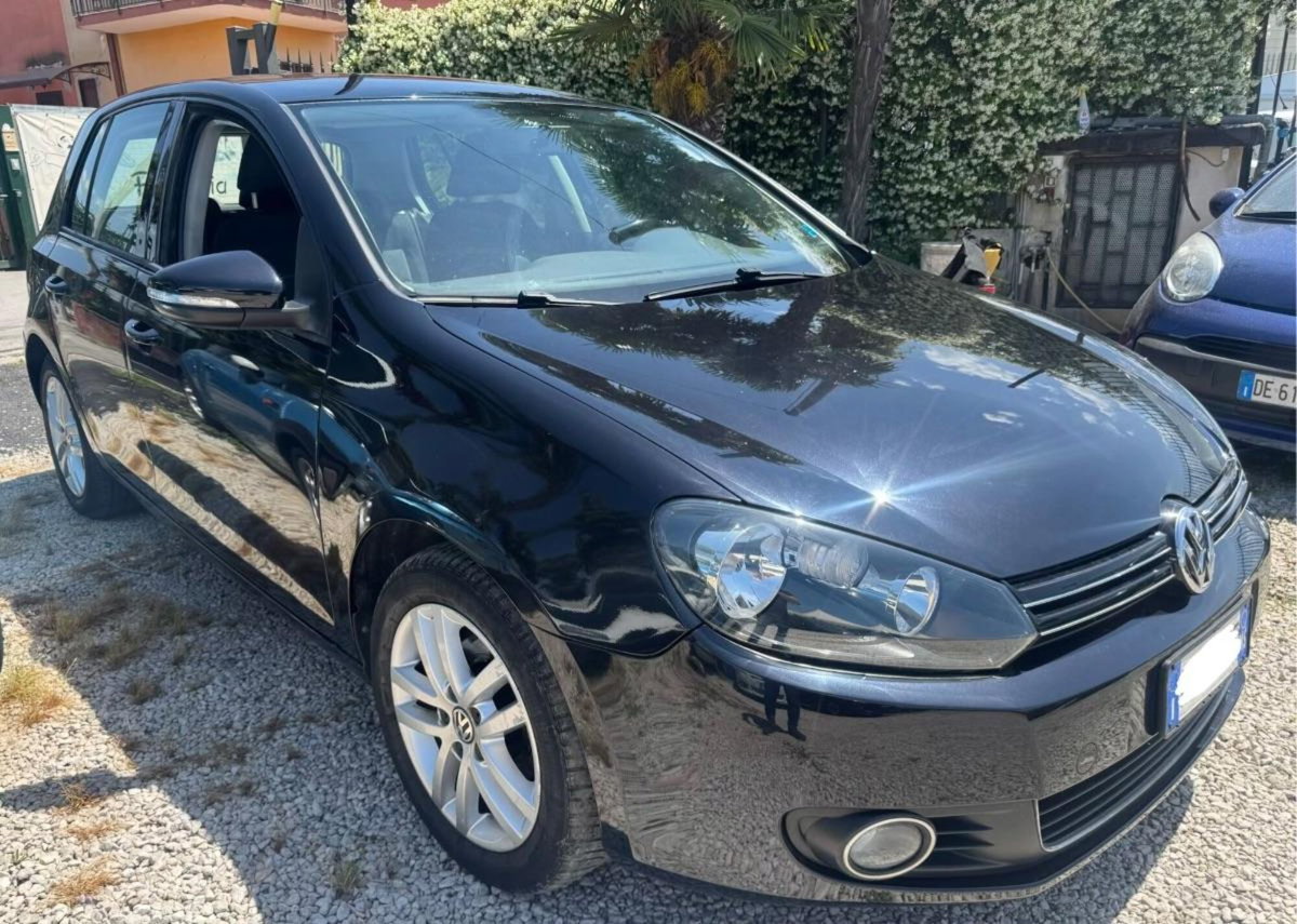 Volkswagen Golf 1.6 TDI DPF 5p. Highline (2)
